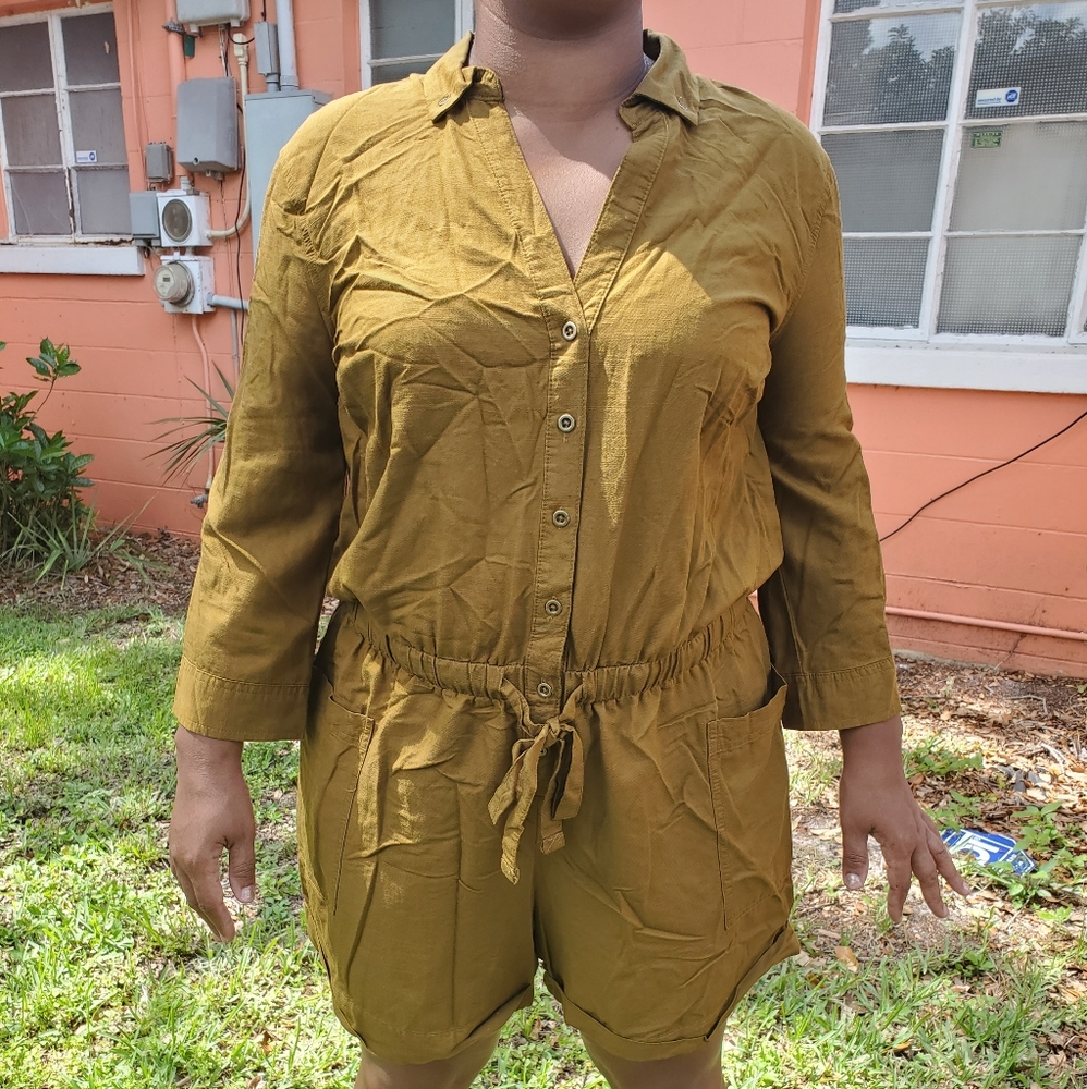 Old navy Olive rompe